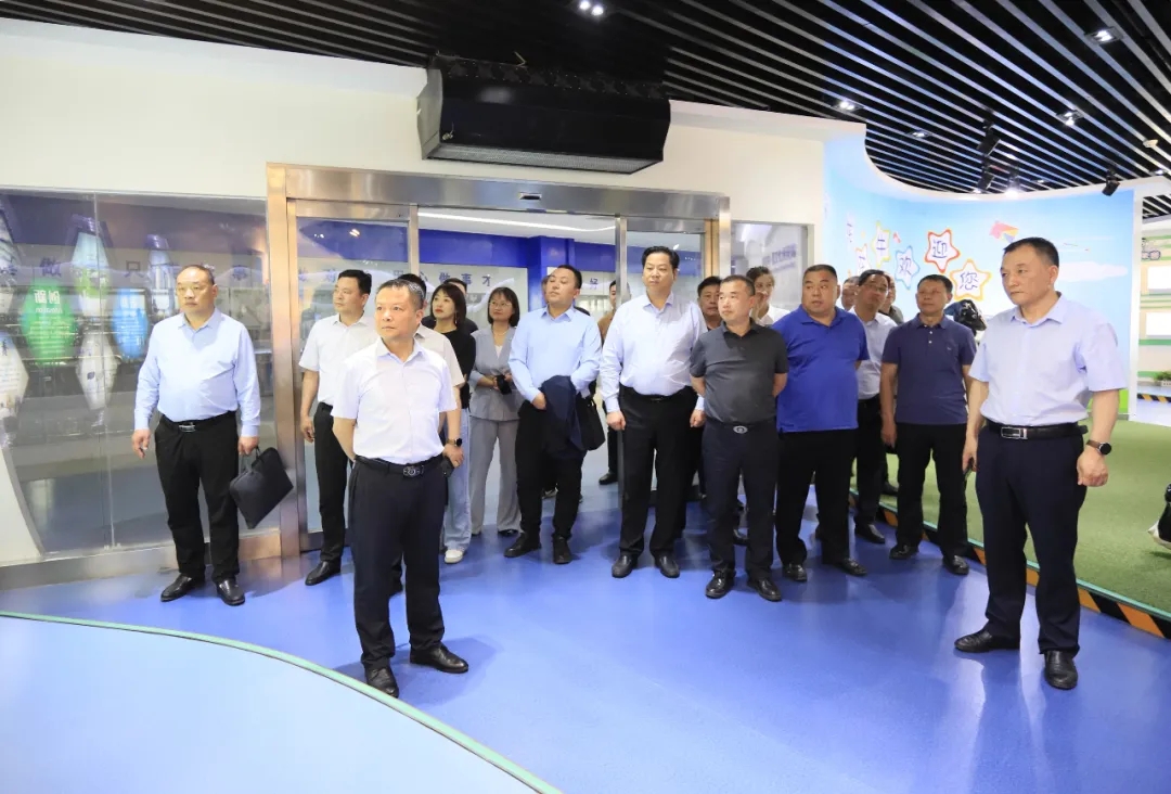 供銷聯(lián)動，創(chuàng)新共贏丨河南農(nóng)投集團內部業(yè)務協(xié)同交流會在花花牛乳業(yè)集團順利召開