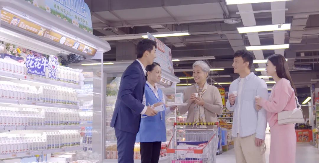 點(diǎn)贊！河南日報要聞02版——報道花花牛乳業(yè)集團(tuán)鄭州分公司乳制品生產(chǎn)場景，彰顯花花牛乳業(yè)集團(tuán)發(fā)展新活力