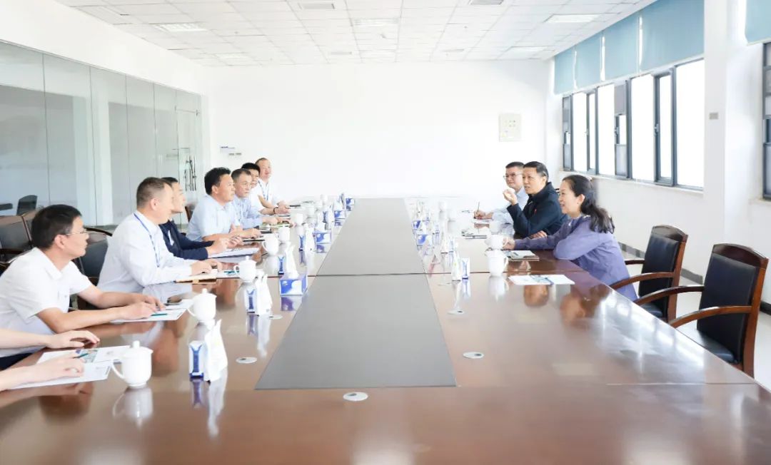 快樂過“雙節(jié)”，安全不放假｜河南農(nóng)投集團黨委書記、董事長李曉寰一行蒞臨花花牛乳業(yè)集團開展“雙節(jié)”安全生產(chǎn)大檢查活動并慰問一線職工、