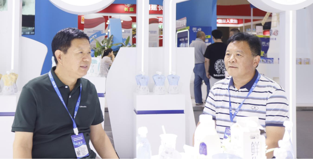 啟航新征程 點(diǎn)亮新賽道丨花花牛乳業(yè)集團(tuán)參加第十四屆中國(guó)奶業(yè)大會(huì)暨D20峰會(huì)，榮獲“中國(guó)乳制品生產(chǎn)企業(yè)現(xiàn)代化等級(jí)5A級(jí)”評(píng)定殊榮