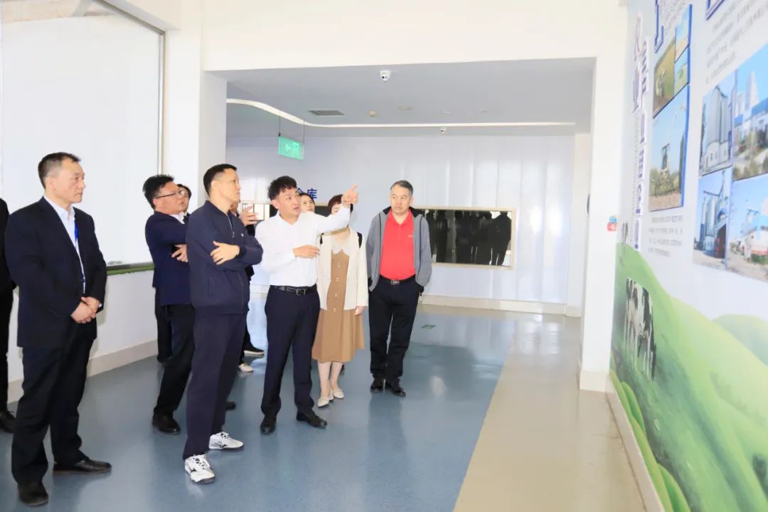 花花牛| 省農(nóng)投集團(tuán)董事長李曉寰一行蒞臨花花牛調(diào)研指導(dǎo)工作 花花牛| 省農(nóng)投集團(tuán)董事長李曉寰一行蒞臨花花牛調(diào)研指導(dǎo)工作