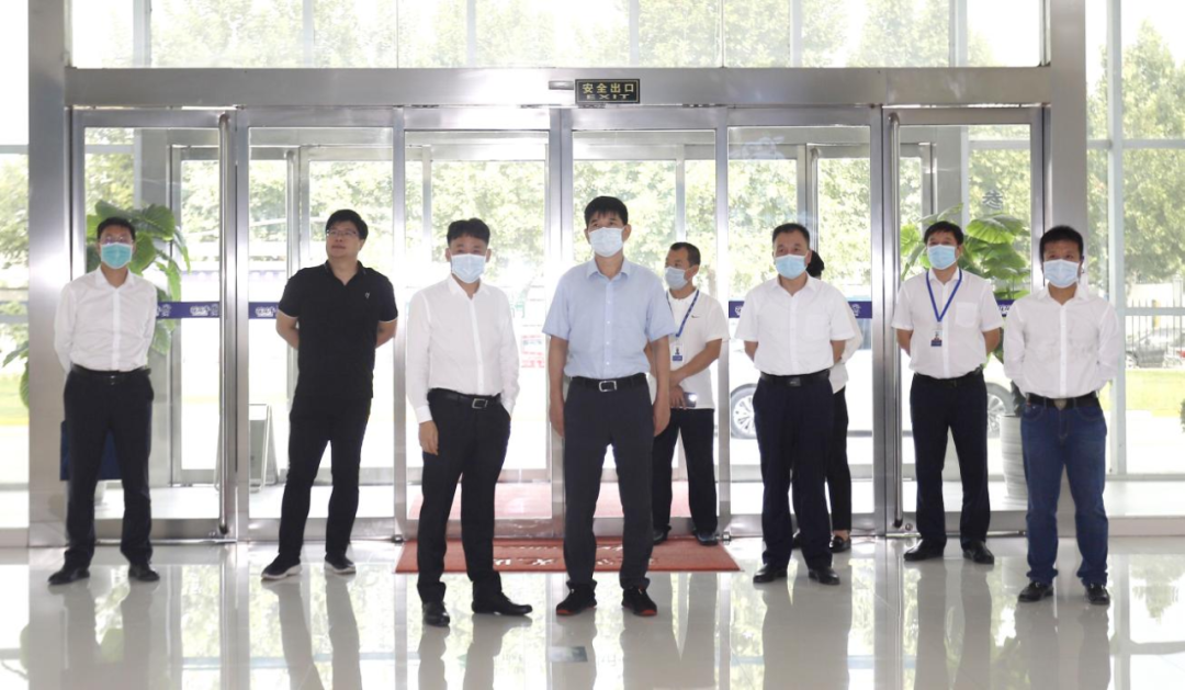 快訊丨河南省人民政府國有資產(chǎn)監(jiān)督管理委員會副主任劉銀志蒞臨花花牛乳業(yè)集團參觀座談 快訊丨河南省人民政府國有資產(chǎn)監(jiān)督管理委員會副主任劉銀志蒞臨花花牛乳業(yè)集團參觀座談