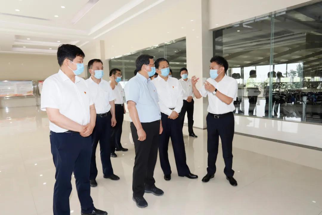 快訊 | 河南省委常委、省紀(jì)委書記、省監(jiān)委主任任正曉蒞臨花花牛乳業(yè)集團(tuán)新蔡瑞亞牧場調(diào)研