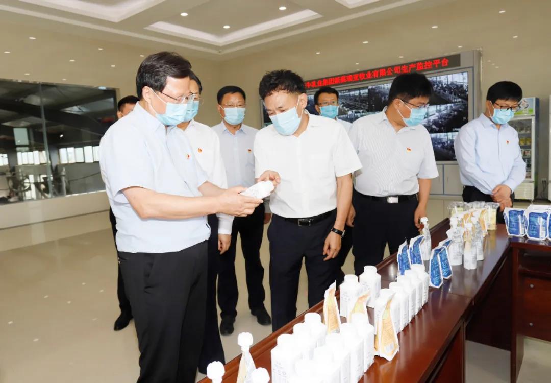 快訊 | 河南省委常委、省紀(jì)委書記、省監(jiān)委主任任正曉蒞臨花花牛乳業(yè)集團(tuán)新蔡瑞亞牧場調(diào)研