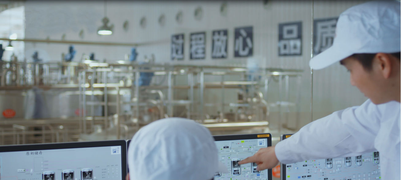 花花牛亮相2018人工智能產業(yè)發(fā)展高峰論壇 花花牛亮相2018人工智能產業(yè)發(fā)展高峰論壇