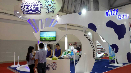 花花牛牛氣沖天！農(nóng)業(yè)部長品嘗“領(lǐng)暢”點贊，又獲國際奶業(yè)平臺青睞