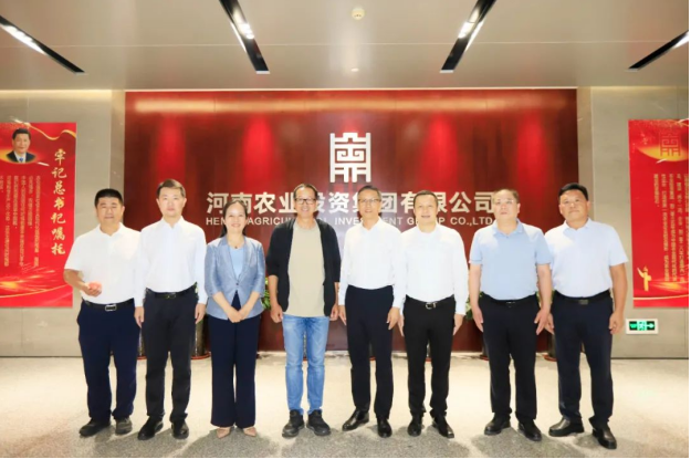 東方甄選俞敏洪先生到訪河南農(nóng)投集團(tuán)，品嘗花花牛產(chǎn)品并給予高度評(píng)價(jià)